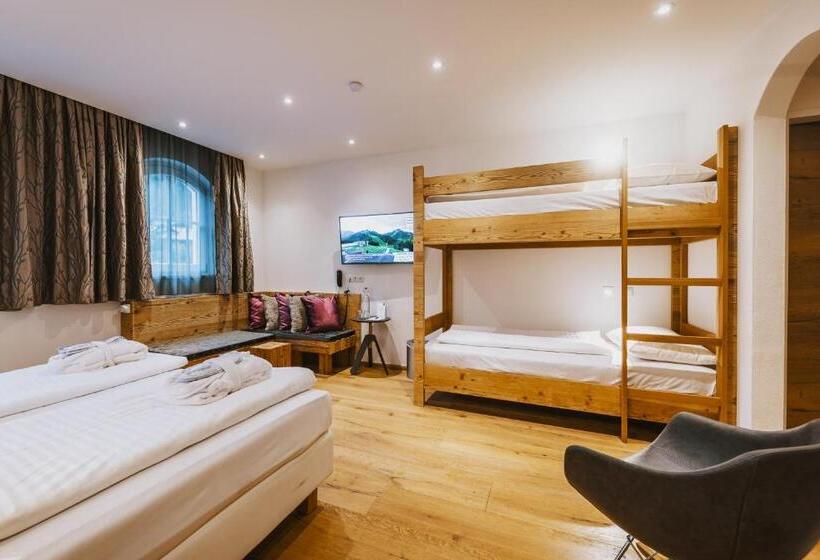 家庭间, Flachauerhof