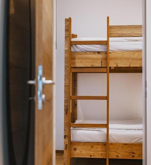 家庭间, Flachauerhof