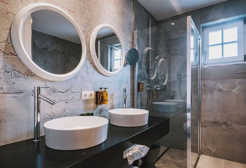 家庭间, Flachauerhof