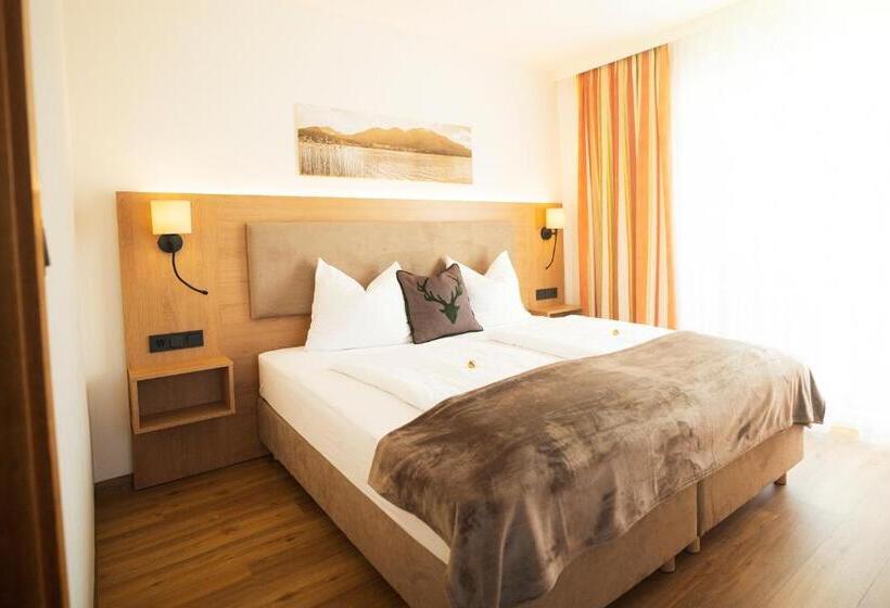 Classic room with balcony, Frühstückspension Huber