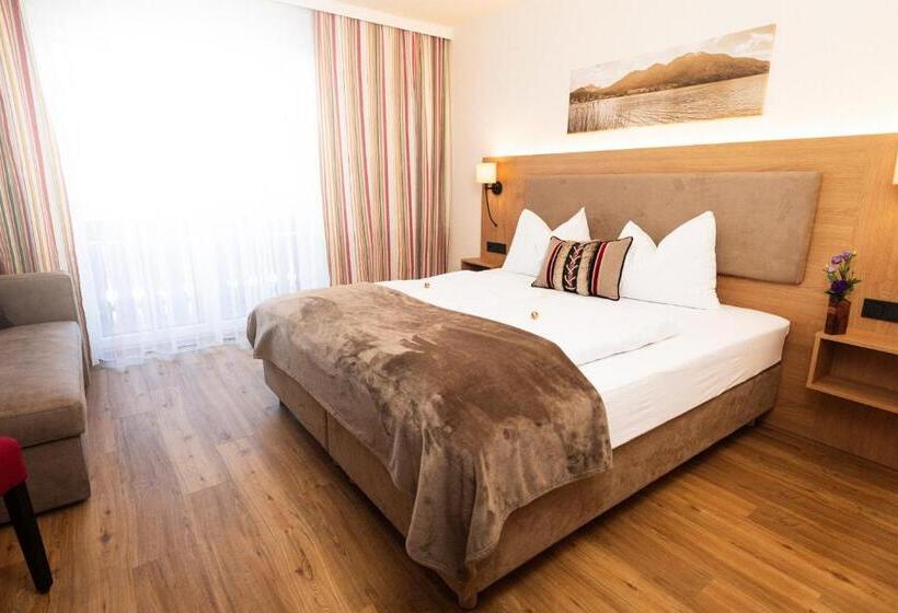 Classic room with balcony, Frühstückspension Huber