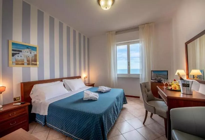 اتاق استاندارد یک نفره, Grand Hotel Excelsior