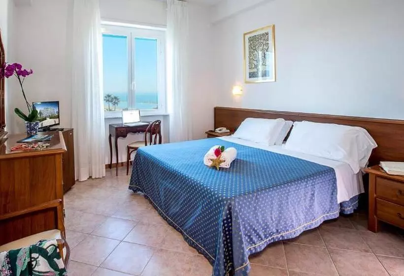 اتاق استاندارد, Grand Hotel Excelsior