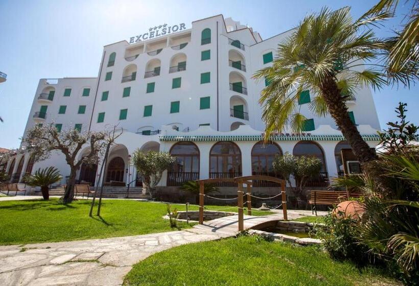 Номер Стандарт Трехместный, Grand Hotel Excelsior