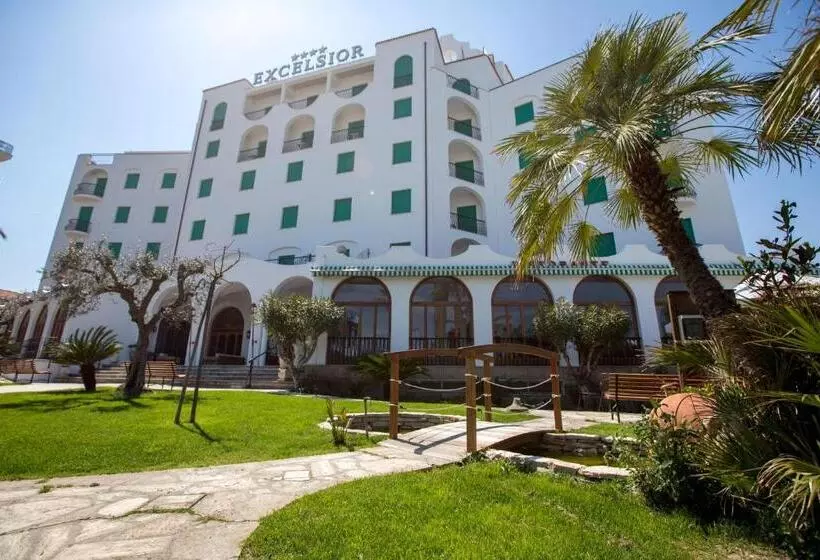 اتاق استاندارد سه نفره, Grand Hotel Excelsior