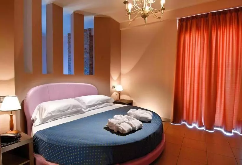 سوییت لوکس, Grand Hotel Excelsior