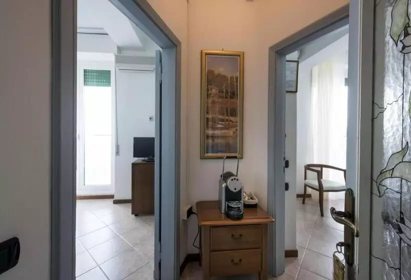 سوئیت پنت هاوس, Grand Hotel Excelsior