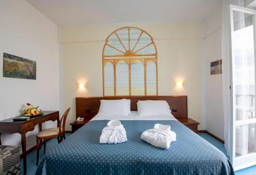 스탠다드 발코니 룸 바다 전망, Grand Hotel Excelsior