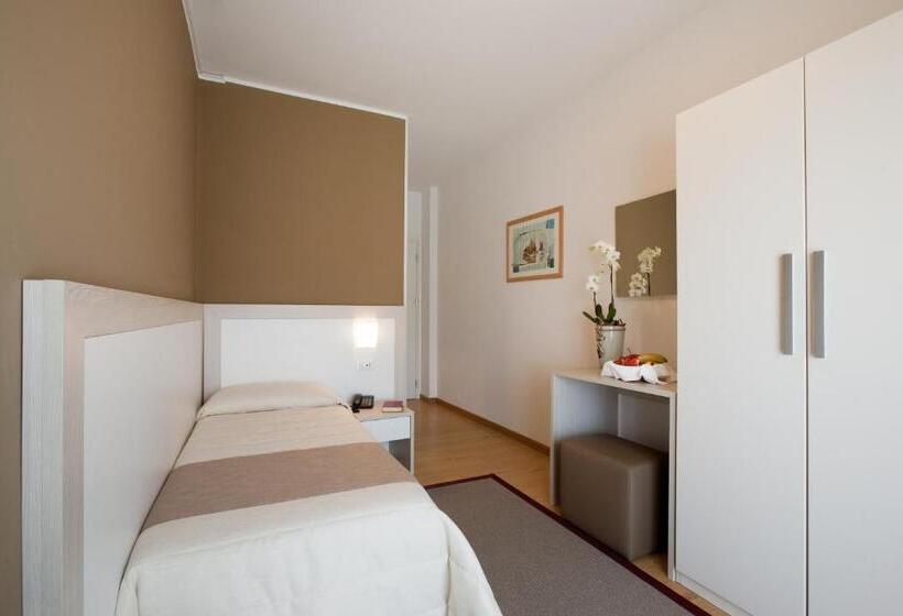 اتاق استاندارد یک نفره, Canarie