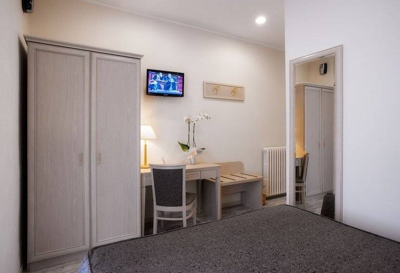 غرفة قياسية رباعية, Cortese