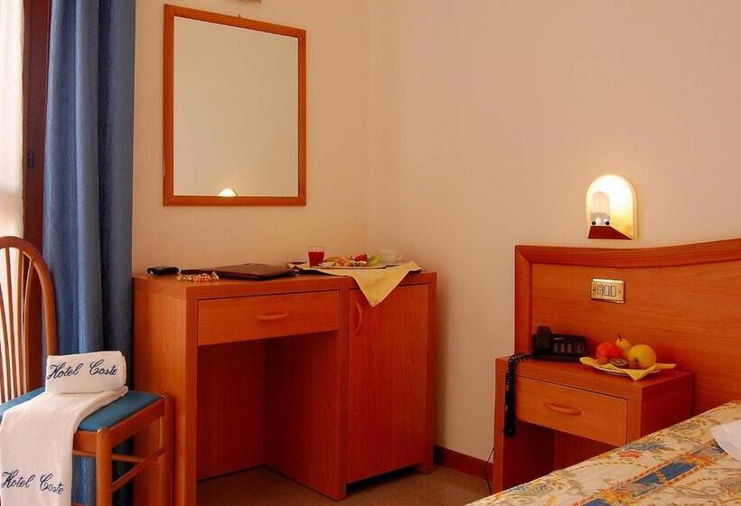 Superior room with lake view, Coste