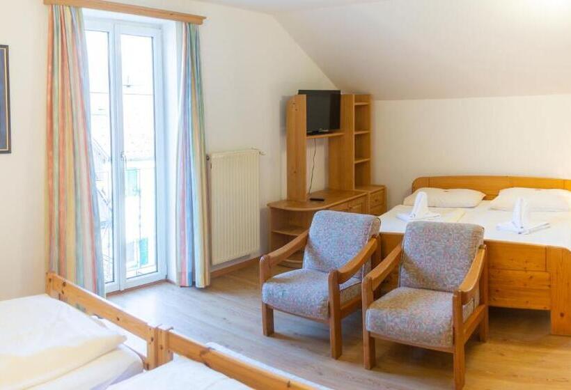 Четырехместный Номер Стандарт, & Hostel Sandwirt