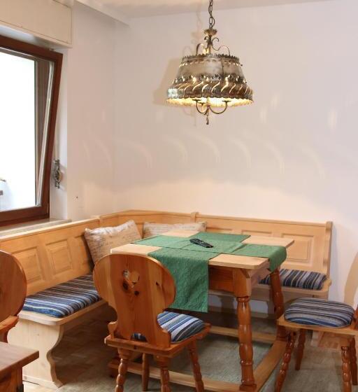 Апартаменты 1 Спальня, & Hostel Sandwirt