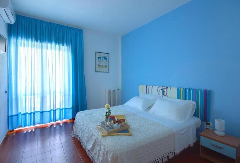 Четырехместный Номер Стандарт с Балконом, Iris