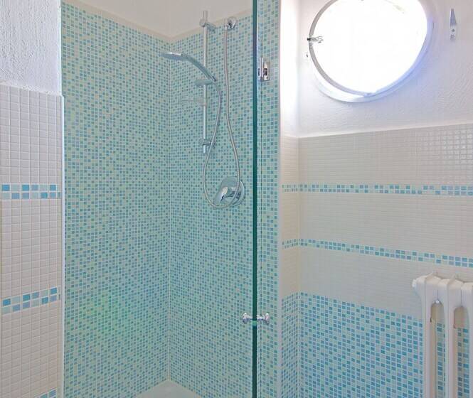 Triple Room Sea View, Iris