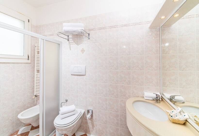 חדר סטנדרט, Karinzia