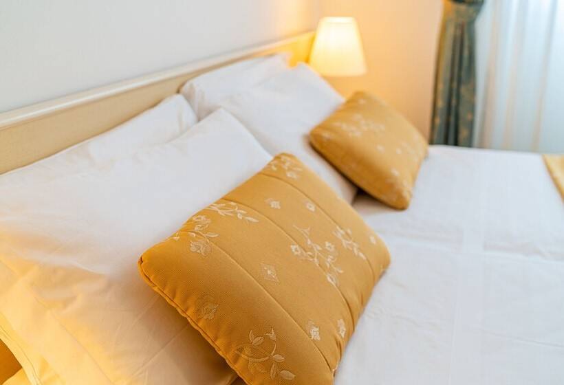 חדר סטנדרט, Karinzia