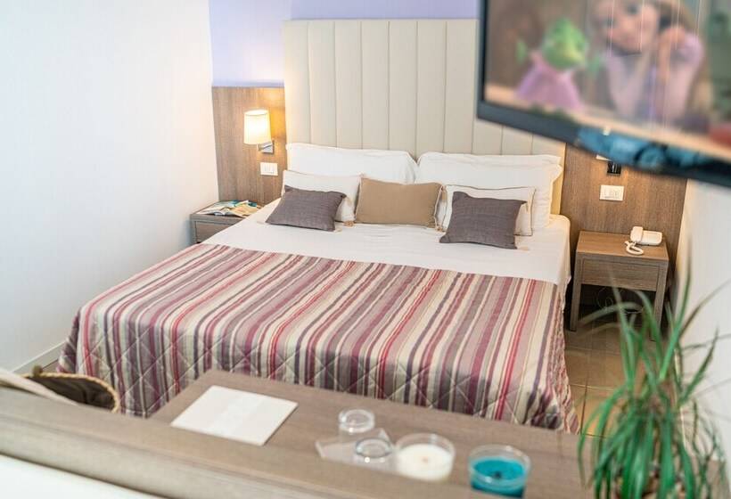 חדר סופריור צדדי נוף לים, Karinzia