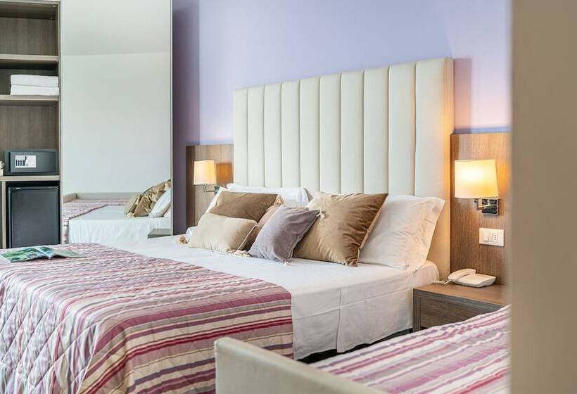 חדר סופריור לשלושה עם נוף לים, Karinzia