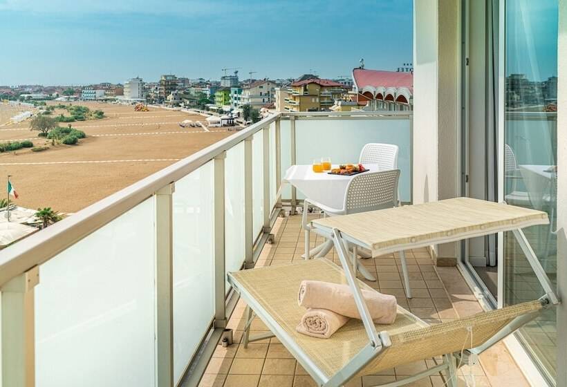 חדר סופריור לשלושה עם נוף לים, Karinzia