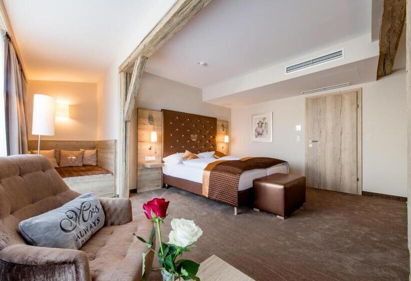 اتاق خانوادگی, Krone