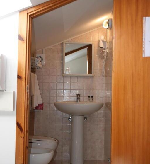 חדר אקונומי, Punta San Francesco