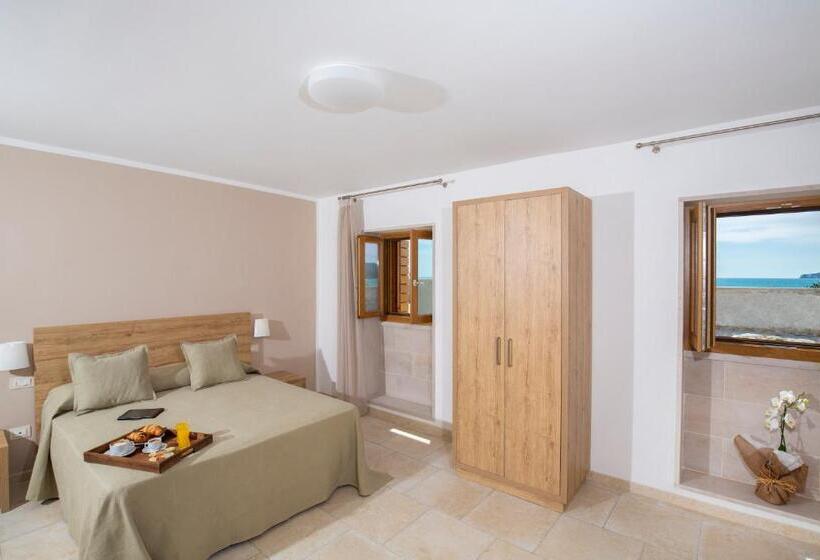 חדר סופריור, Punta San Francesco