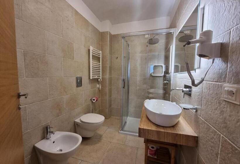 חדר סופריור, Punta San Francesco