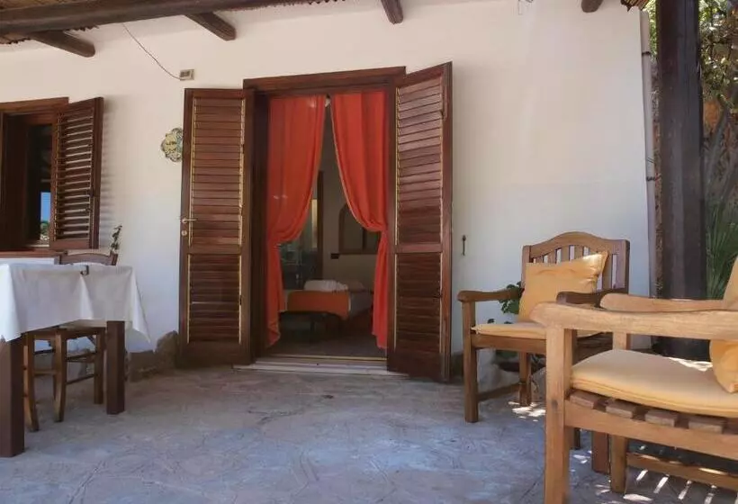 اتاق اکونومی, Relais Le Nereidi