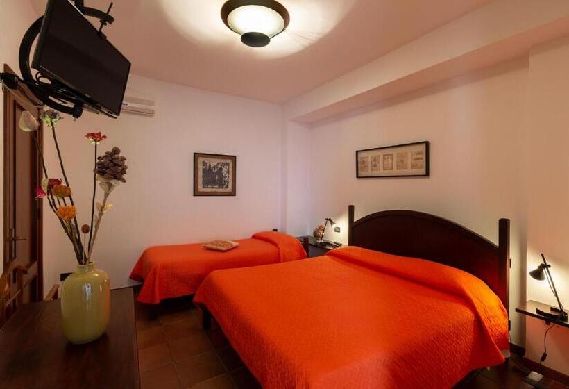 带露台的标准房间, Relais Le Nereidi