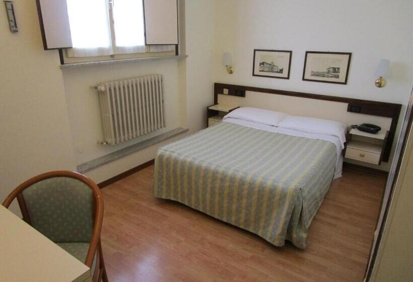 اتاق استاندارد یک نفره, San Marco