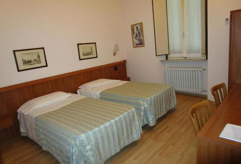 اتاق استاندارد سه نفره, San Marco