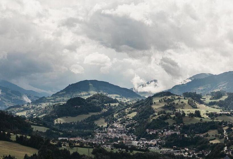 غرفة قياسية مطلّة علي الحديقة, Sonnhof Alpendorf   An Adults Only Place