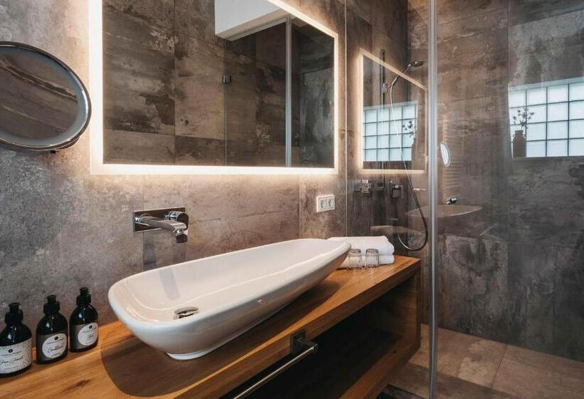 غرفة قياسية مطلّة علي الحديقة, Sonnhof Alpendorf   An Adults Only Place