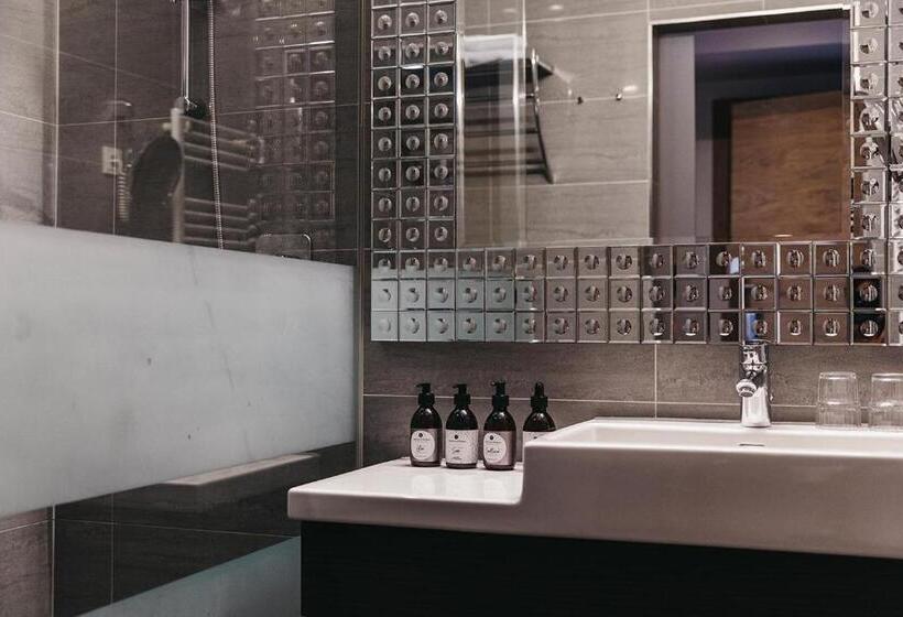 غرفة ديلوكس مطلّة علي الحديقة, Sonnhof Alpendorf   An Adults Only Place