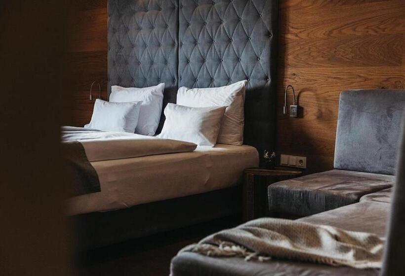 اتاق لوکس با چشم‌انداز باغ, Sonnhof Alpendorf   An Adults Only Place