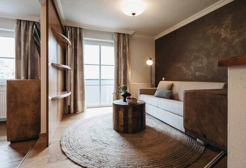 غرفة ديلوكس مطلة على الجبل, Sonnhof Alpendorf   An Adults Only Place