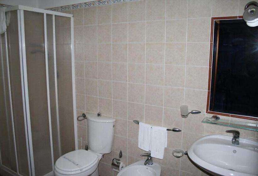 エコノミー4人部屋, Sorella Luna