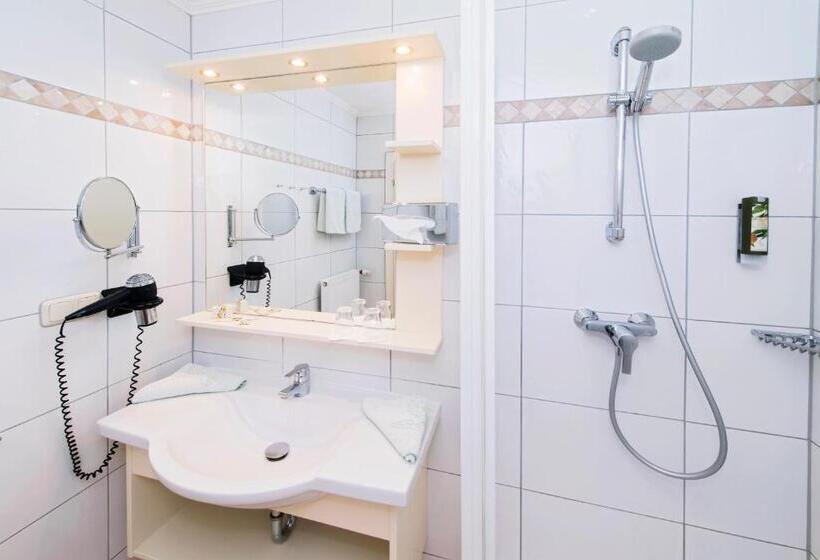 غرفة قياسية مطلّة علي البحيرة, & Spa Sonne