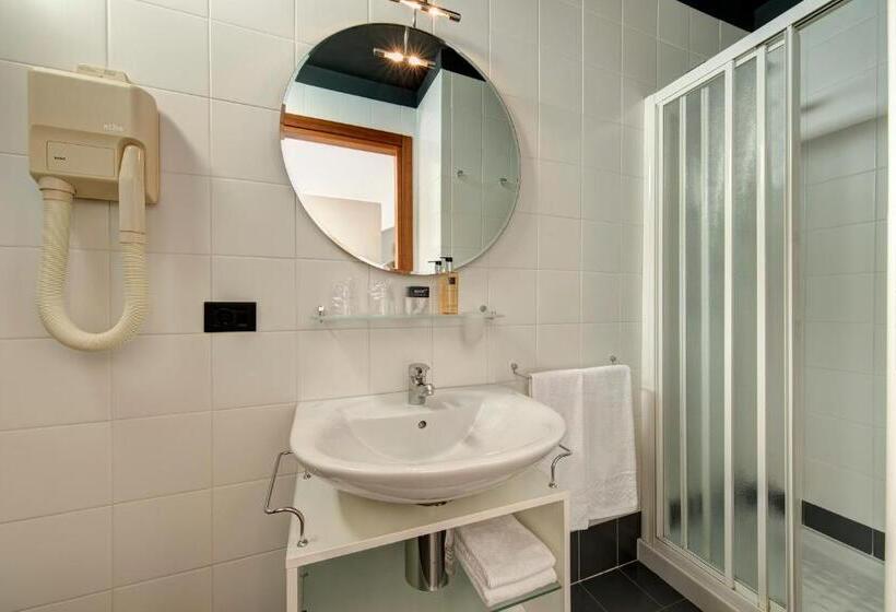 חדר סופריור לשלושה עם נוף לים, Victoria Frontemare Beach & Spa Hotel Jesolo