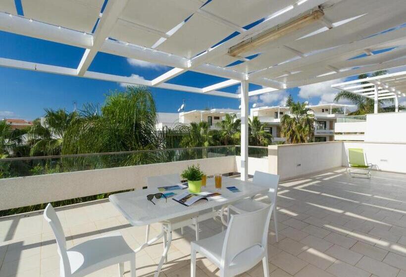 침실 2개 아파트, Kamena Residence