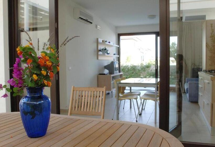 침실 2개 아파트, Kamena Residence