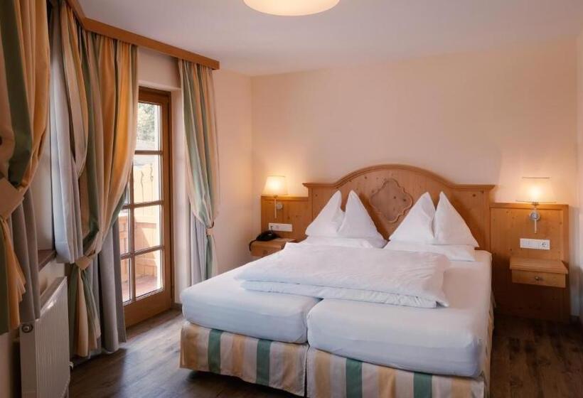 Номер Стандарт с Балконом, Landhotel Schützenhof