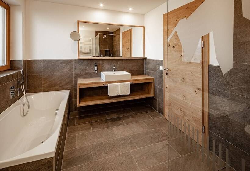 주니어 스위트, Panoramahotel Huberhof