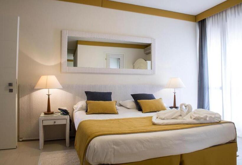 اتاق سه نفره سوپریور با چشم‌انداز دریا, Park Hotel Maracaibo