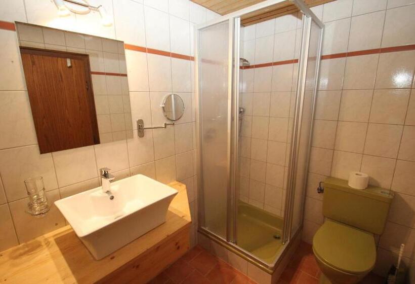 חדר סטנדרט לשלושה, Rimmlhof & Rimmlstube