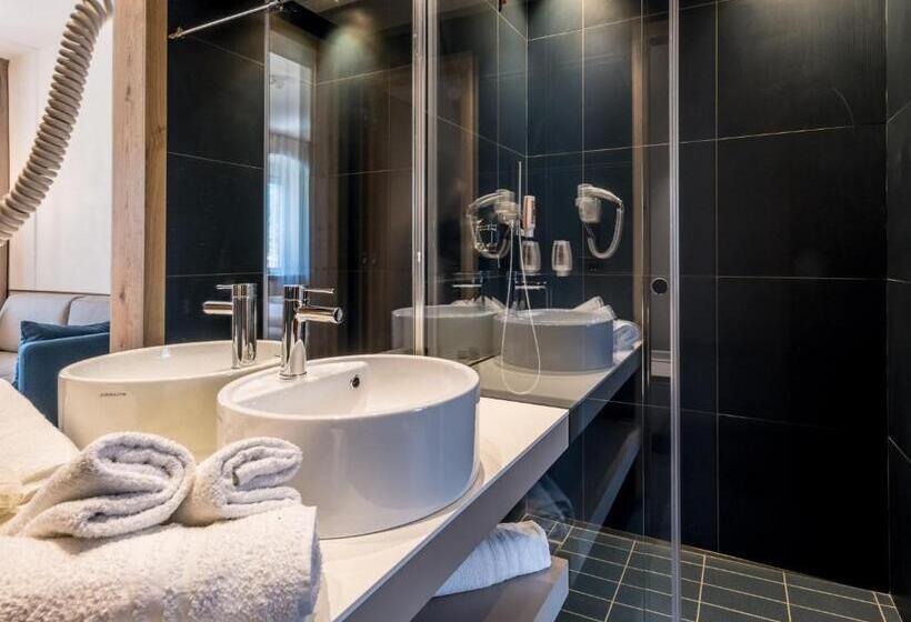 جناح جونيور, Good Life Hotel Garden