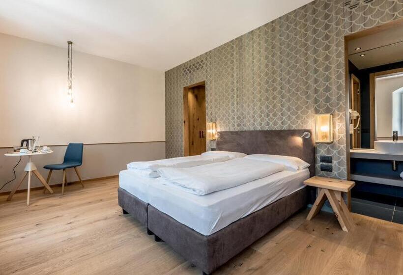 جناح جونيور, Good Life Hotel Garden