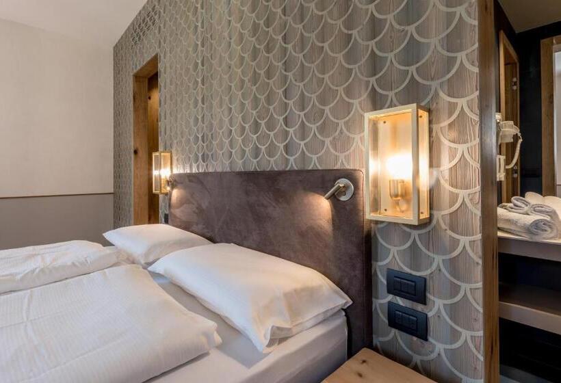 جناح جونيور, Good Life Hotel Garden