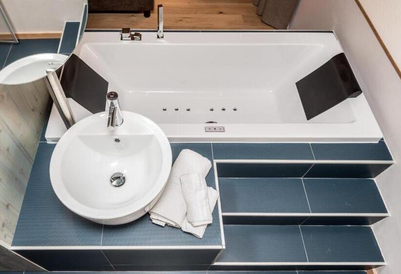 جناح جونيور ديلوكس, Good Life Hotel Garden